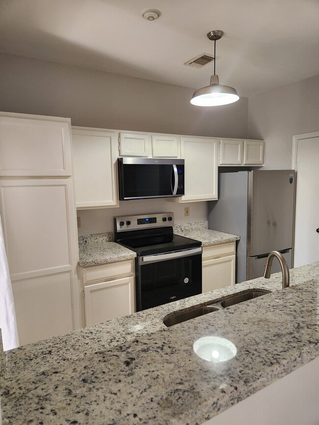 Building Photo - 3500 Tangle Brush Dr