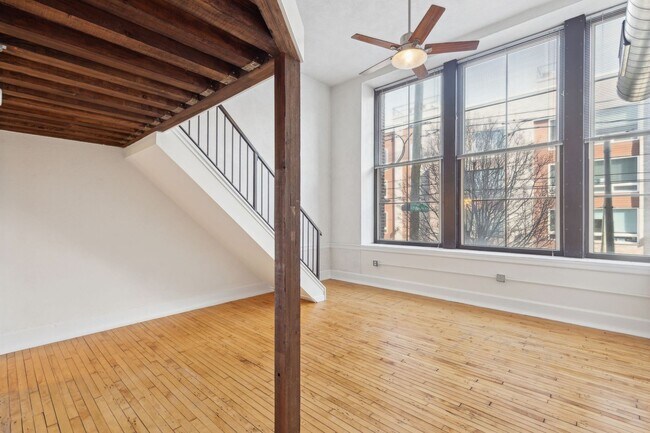 Foto del edificio - Newly Renovated Condo Center City