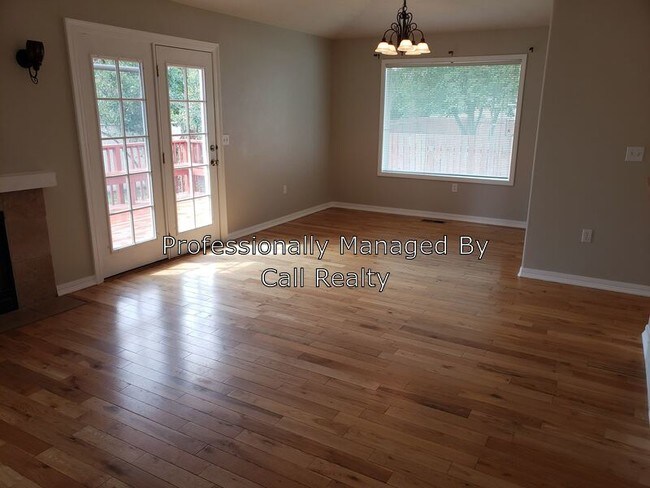 Building Photo - 420 S Legg St