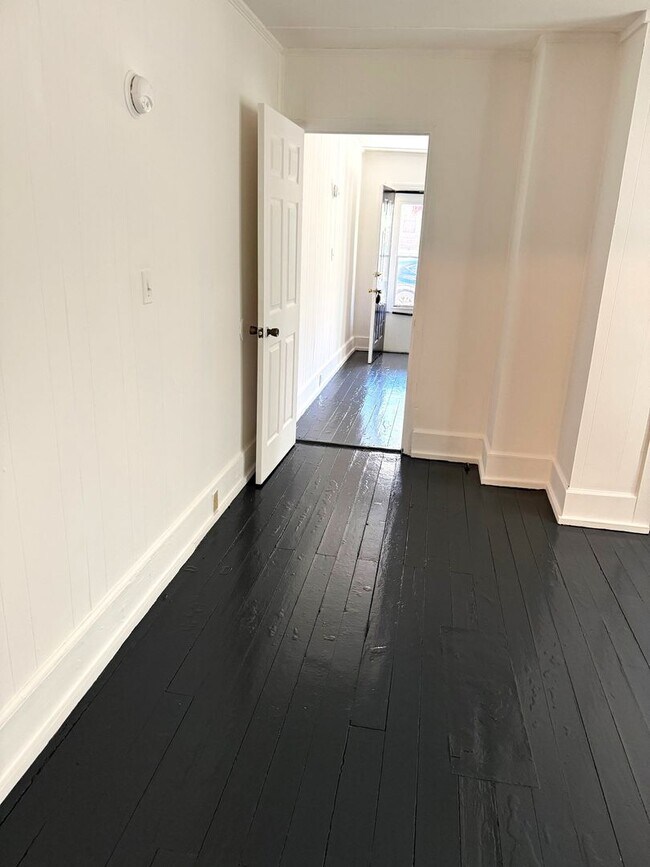 Foto del edificio - 1500 W 4th St