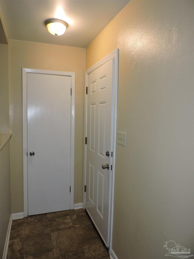 Building Photo - 130 E 9 Mile Rd