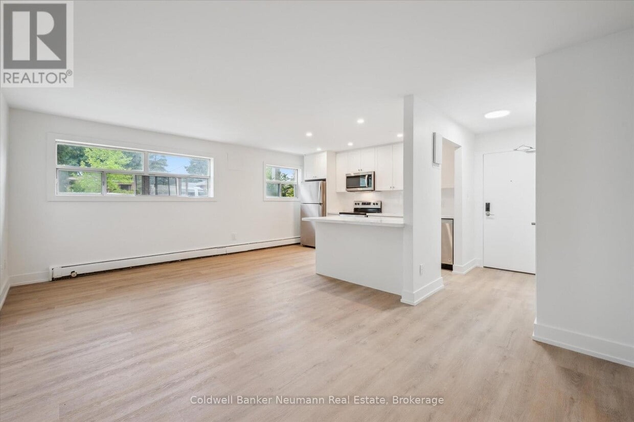 Photo principale - 10 Glenbrook Dr