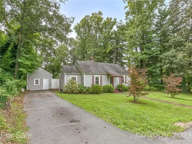 Building Photo - 28 White Pine Dr
