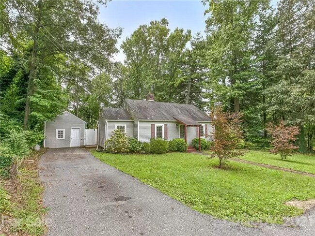 Foto del edificio - 28 White Pine Dr
