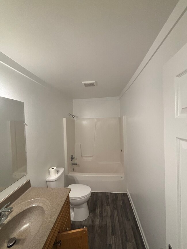 Building Photo - Tedmark Duplex 2