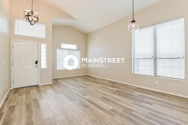Building Photo - 4 Bedroom Pet-Friendly Home in TUCSON, AZ with Main Street Renewal