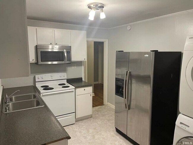 Foto del edificio - 3117 Tryon Rd