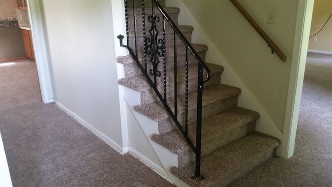 Building Photo - 4 br, 2.5 bath House - 1410 Hardscrabble Blvd