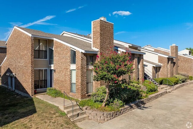 Building Photo - 1000 River Bend Dr