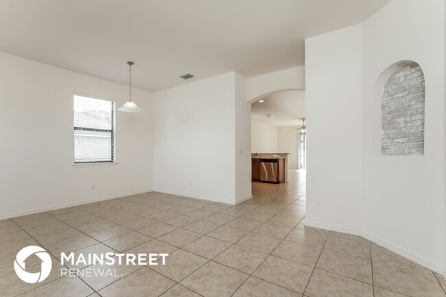 Building Photo - 945 SW 6th Pl