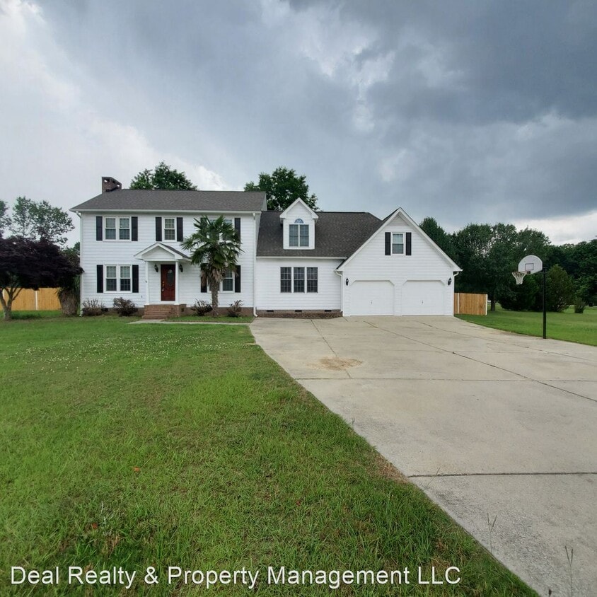 Primary Photo - 3 br, 2.5 bath House - 163 Glen Laurel Road