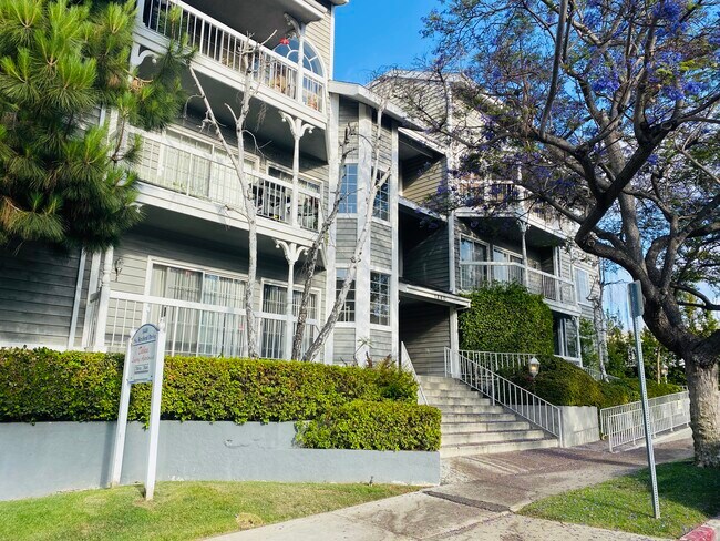 Entrada frontal - 1440 Rexford Dr