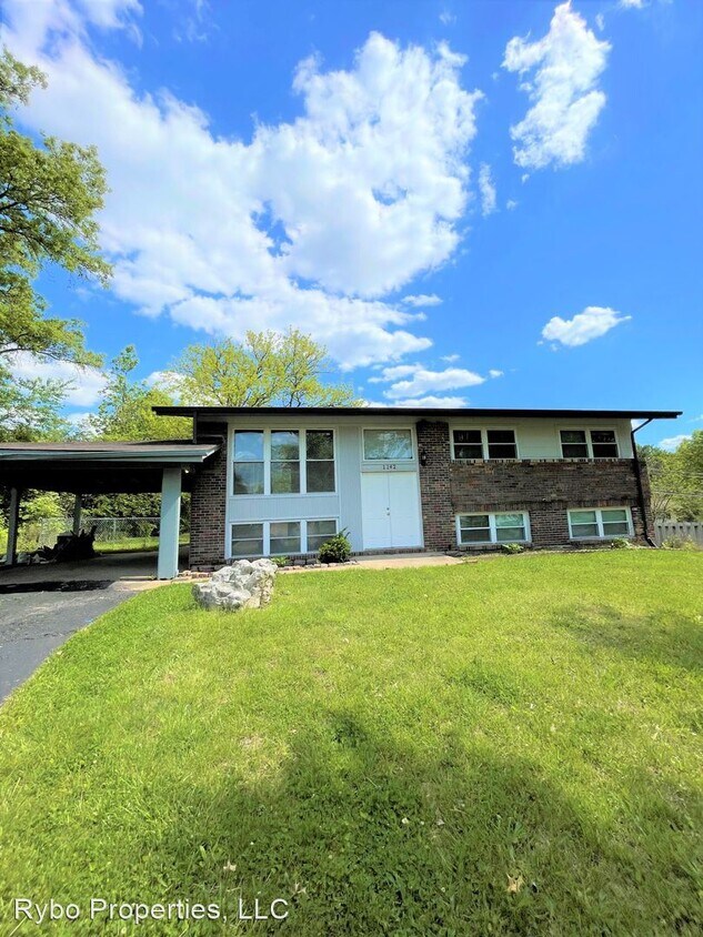 3 br, 2.5 bath House 1142 Westleigh Terrace House Rental in Ballwin