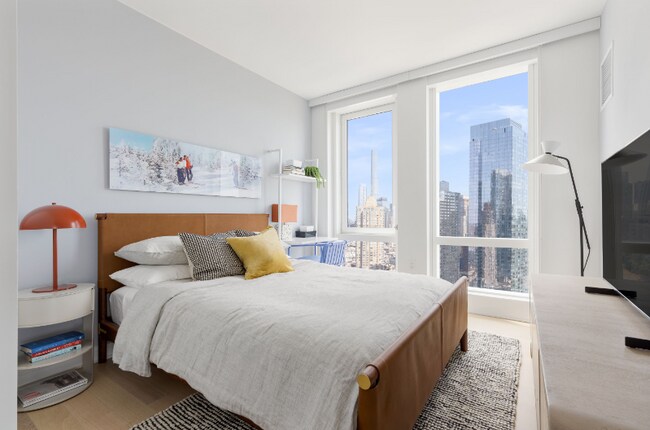 Building Photo - 570 W 38th St