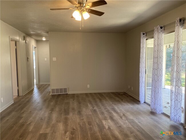 Building Photo - 706 Forest Dr