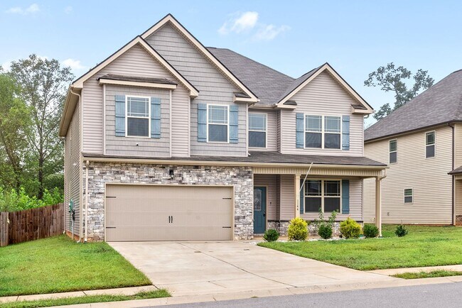 Building Photo - Pet Friendly Five Bedroom!