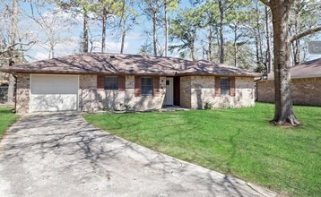 Building Photo - 7811 Pecan Ln