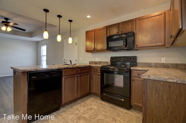 Building Photo - 3 br, 2 bath House - 5613 W Longleaf