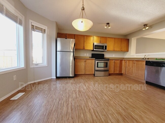 Building Photo - 20260-20257 57 Ave NW