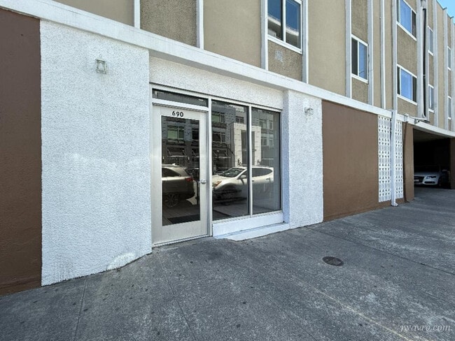 Building Photo - 690 Bradford St