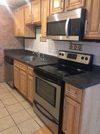 Building Photo - 228 Western Ave