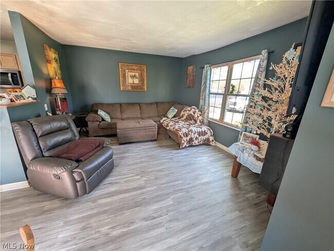 Foto del edificio - 9552 Cloverleaf Rd