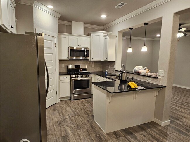 Building Photo - 441 Coconut Ln
