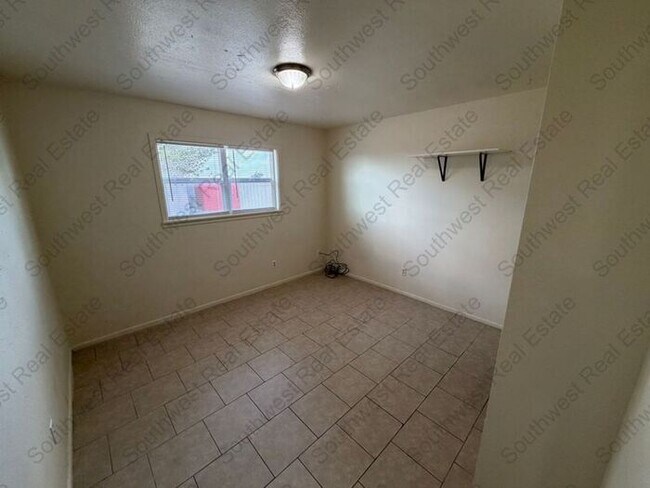 Foto del edificio - 3 bedroom 1 bath 1 car garage
