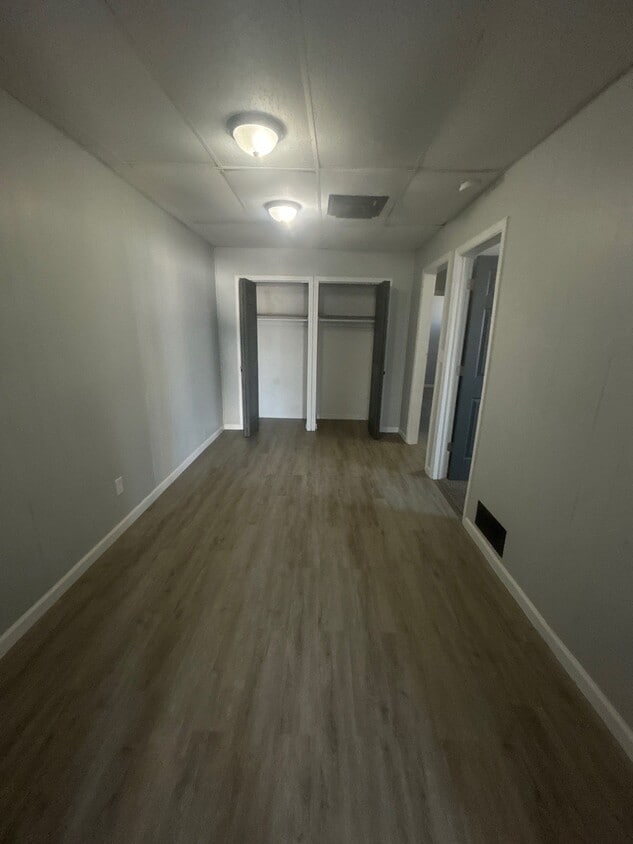 Building Photo - 413 S Jackson St