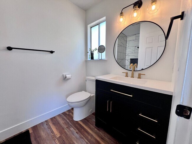 Foto del edificio - $2,395 Gettysburg & Minnewawa, 3 Bedroom 2...