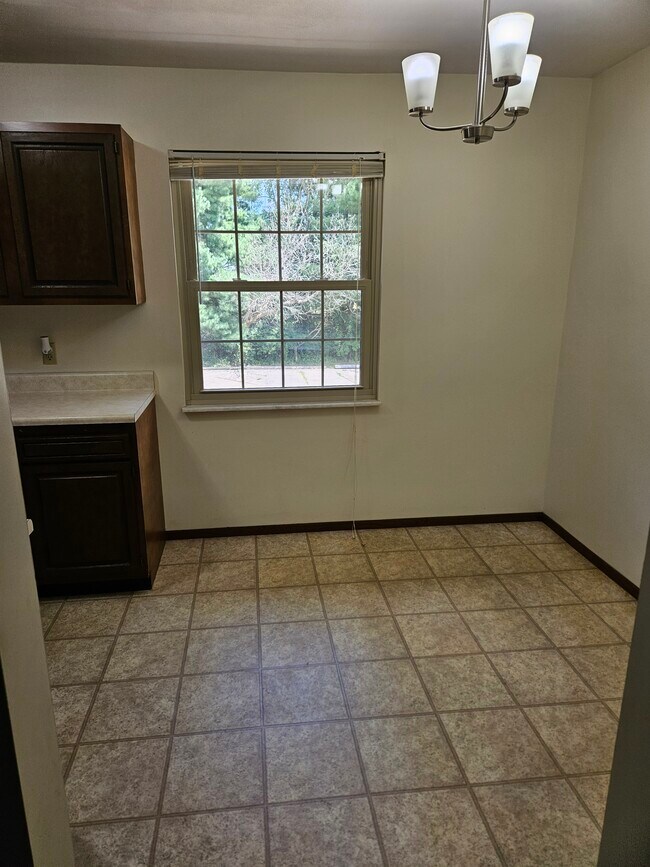 Foto del edificio - 2146 Tanglewood Ave