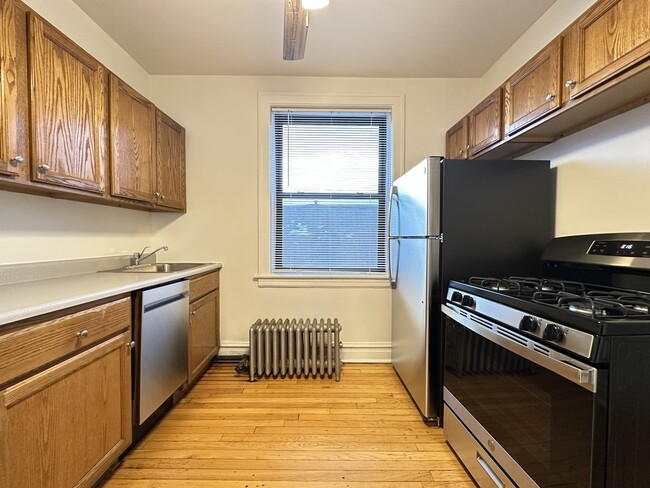 Foto del edificio - 1913 W Larchmont Ave