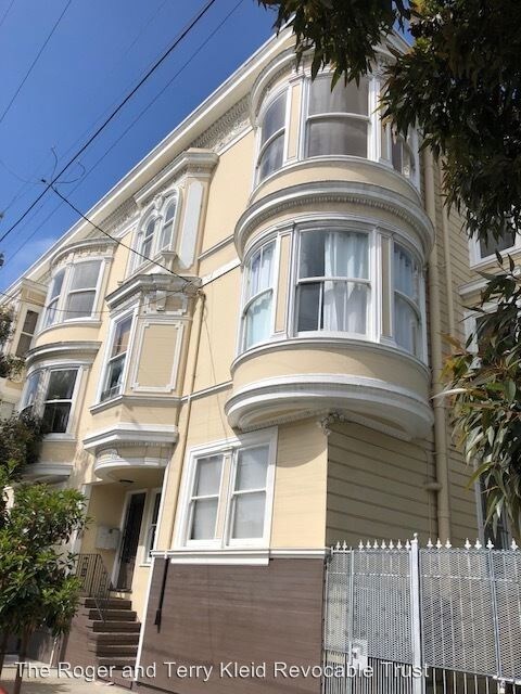 Primary Photo - 2400 Bush St