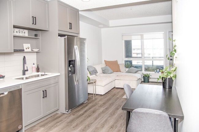 Photo du bâtiment - 350 Livingston Cmn NE