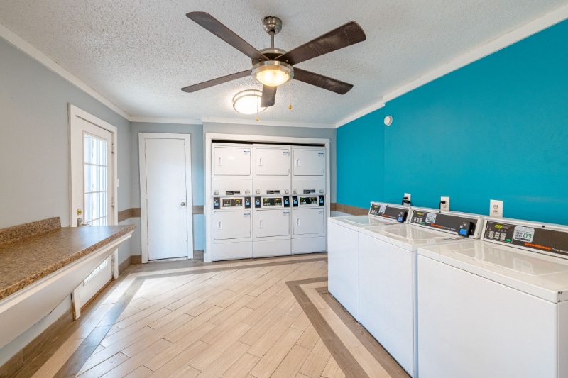 Photo - 531 Bedford Rd (Bedford, TX)