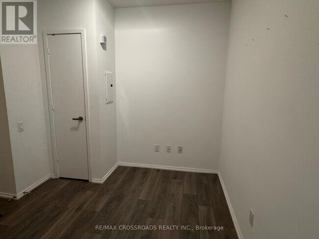 Photo du bâtiment - 45 Charles St E