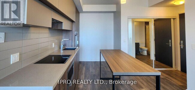 Photo du bâtiment - 4506-4508 EGLINTON St