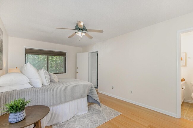 Building Photo - 208 Ridge Trl