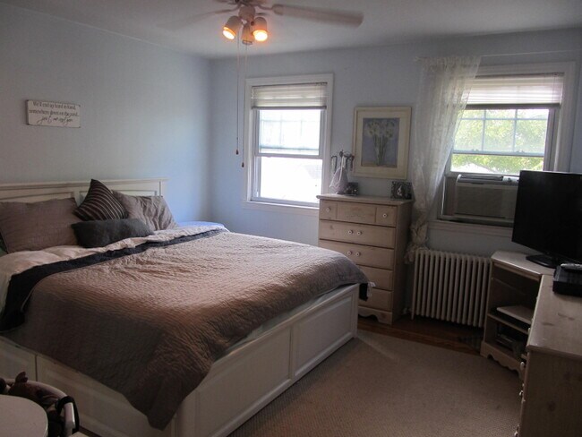 Foto del edificio - 349 Bloomfield Ave