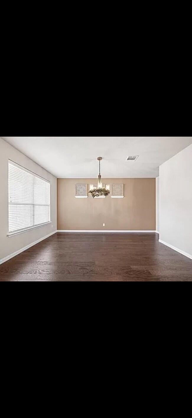 Foto del edificio - 4104 Portola Dr