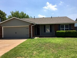 Building Photo - 10050 Southridge Dr