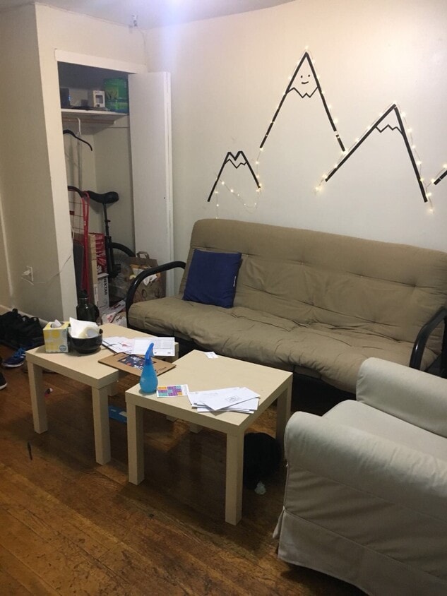 Building Photo - 70 Queensberry St