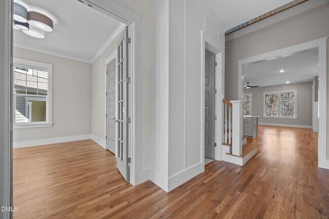 Building Photo - 916 Noisette Ct