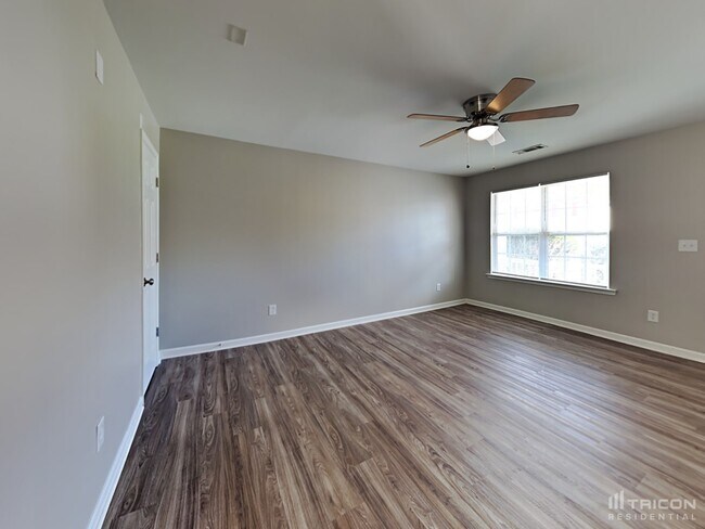 Building Photo - 5526 Henderson Oaks Dr