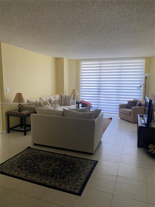 Building Photo - 3530 Mystic Pointe Dr