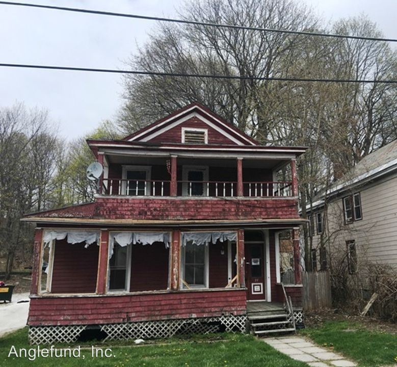 Primary Photo - 27 Hall St
