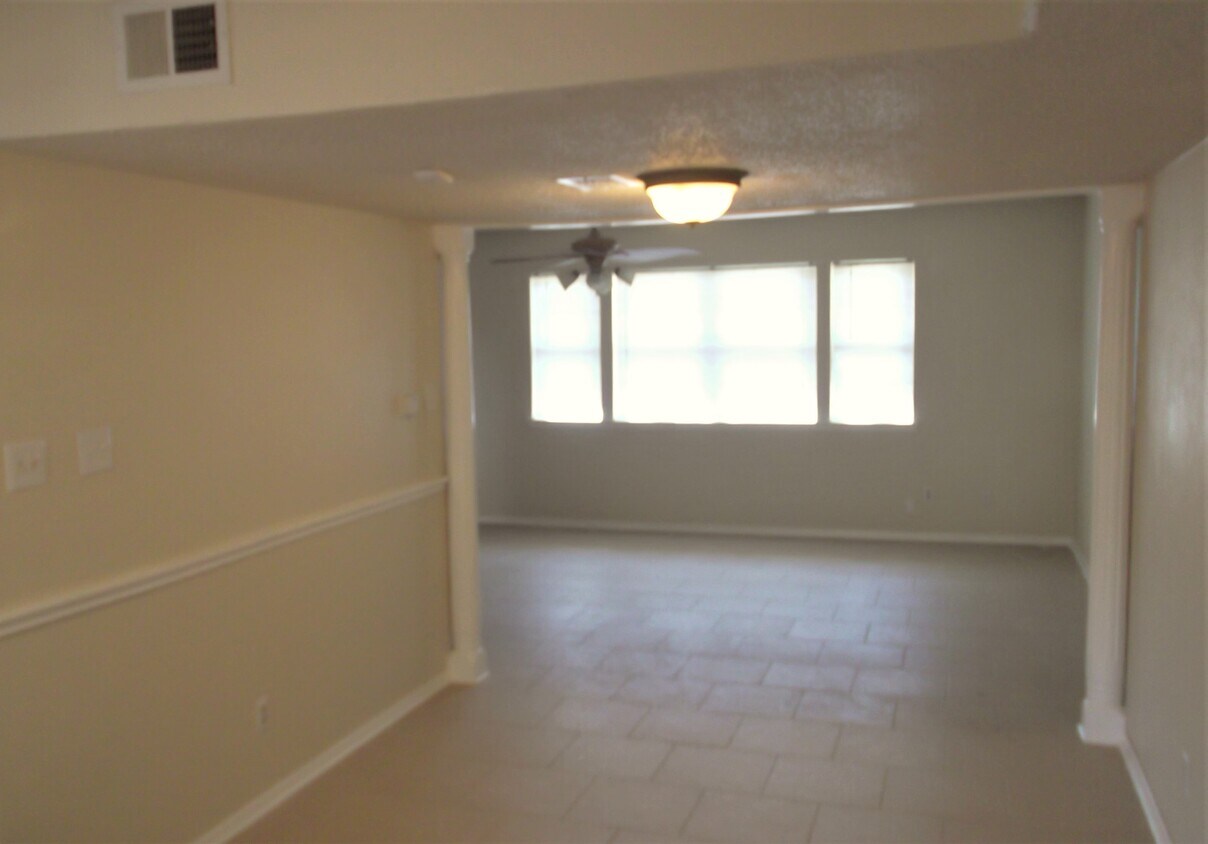 418 Westview Ter, Arlington, TX 76013 Townhome Rentals in Arlington