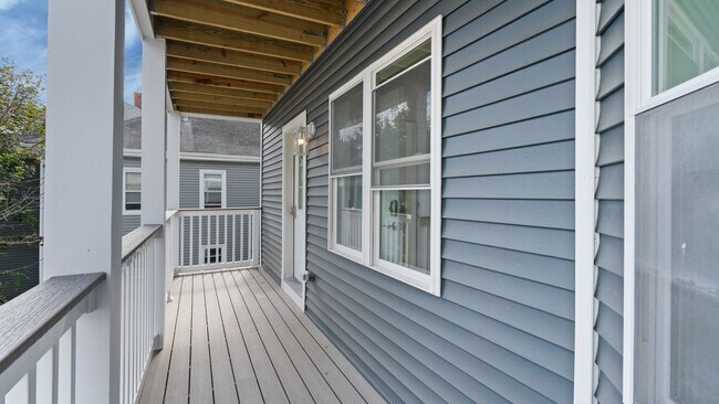 Foto del edificio - 76 Bouvier Ave