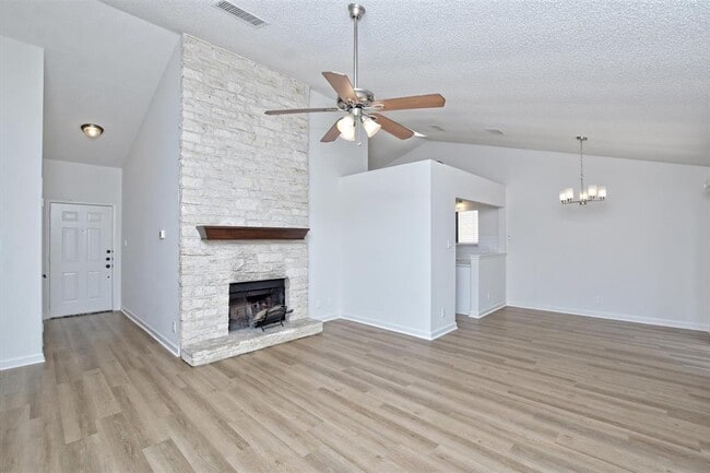 Building Photo - 1305 Elm Forest Dr