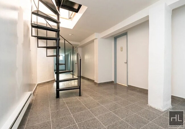 Building Photo - BEAUTIFULLY GUT RENOVATED LARGE STUDIO/ DU...